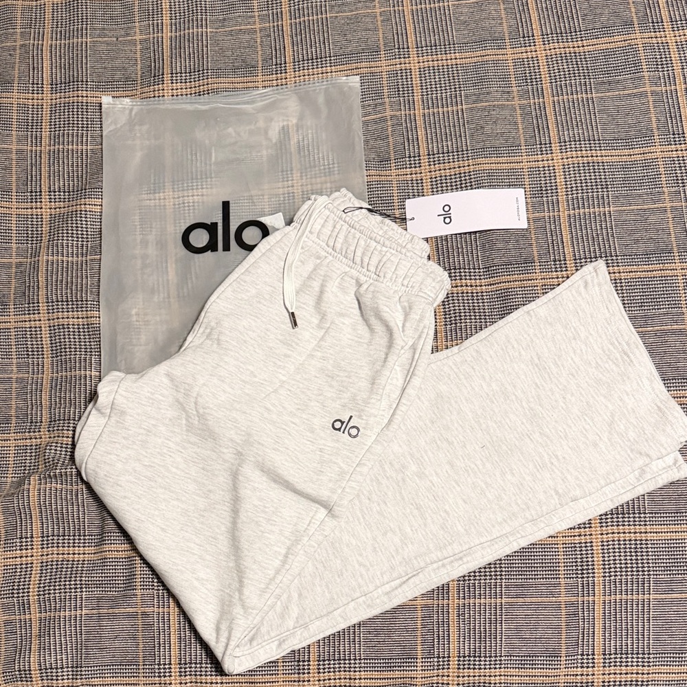 ALO Yoga Light Gray Joggers